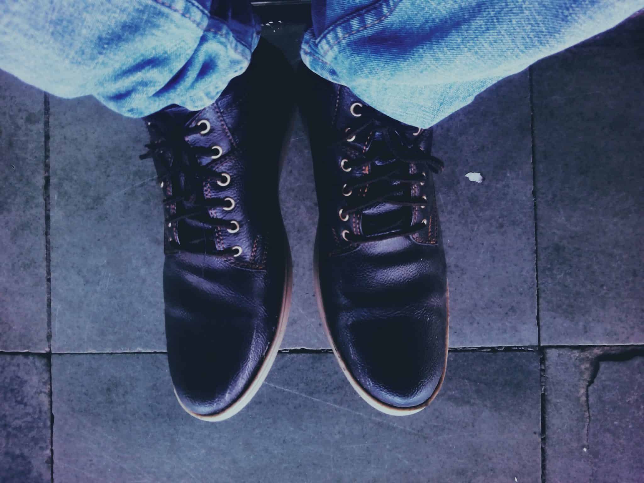 how to get the crease out of leather shoes